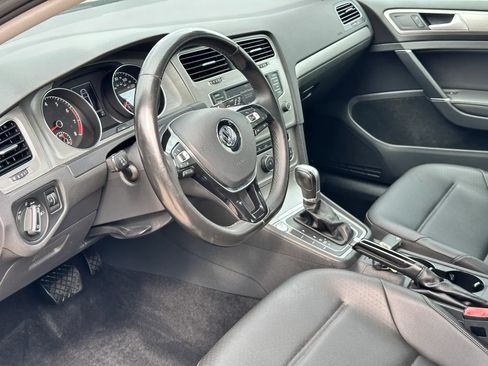 Used 2017 Volkswagen Golf S FWD image 10