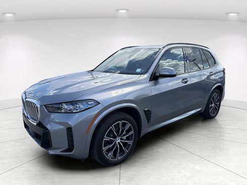 Certified 2025 BMW X5 xDrive40i AWD/4WD image 8