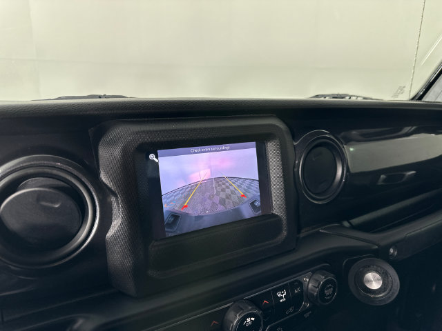 Certified 2022 Jeep Gladiator Sport AWD/4WD image 9