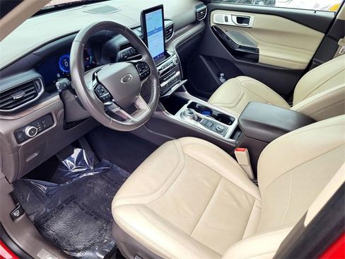 Certified 2022 Ford Explorer Platinum w/ Equipment Group 601A image 10