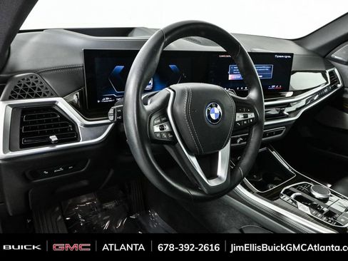 Used 2025 BMW X5 xDrive50e image 4