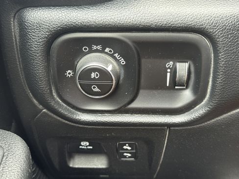 Used 2020 RAM 1500 Big Horn AWD/4WD image 22