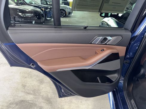 Used 2021 BMW X5 sDrive40i w/ M Sport Package image 16