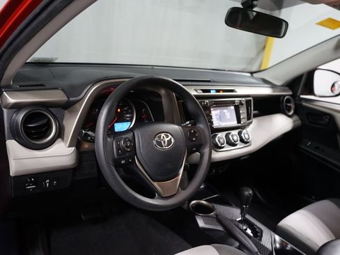 Used 2014 Toyota RAV4 LE FWD image 11