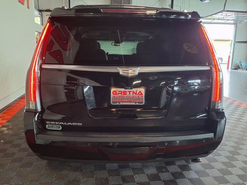 Used 2019 Cadillac Escalade Luxury AWD/4WD image 6