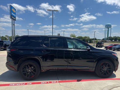 Used 2021 Chevrolet Traverse Premier w/ Redline Edition FWD image 4