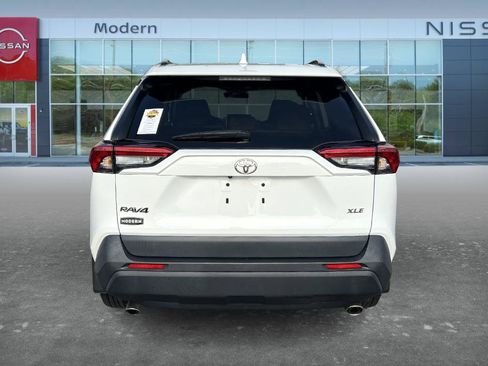 Used 2024 Toyota RAV4 XLE w/ Convenience Package FWD image 6