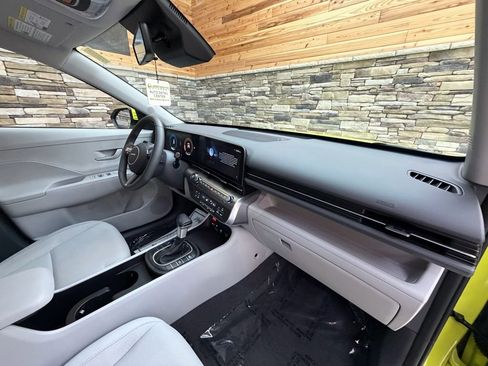 Used 2024 Hyundai Kona SEL image 13