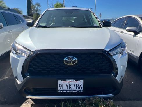 Certified 2024 Toyota Corolla Cross L image 2