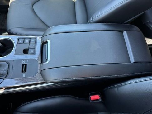 Used 2023 Toyota Highlander Limited AWD/4WD image 21