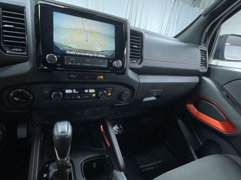 Used 2024 Nissan Frontier PRO-4X image 14
