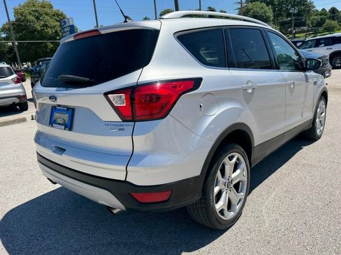 Used 2019 Ford Escape Titanium AWD/4WD image 3