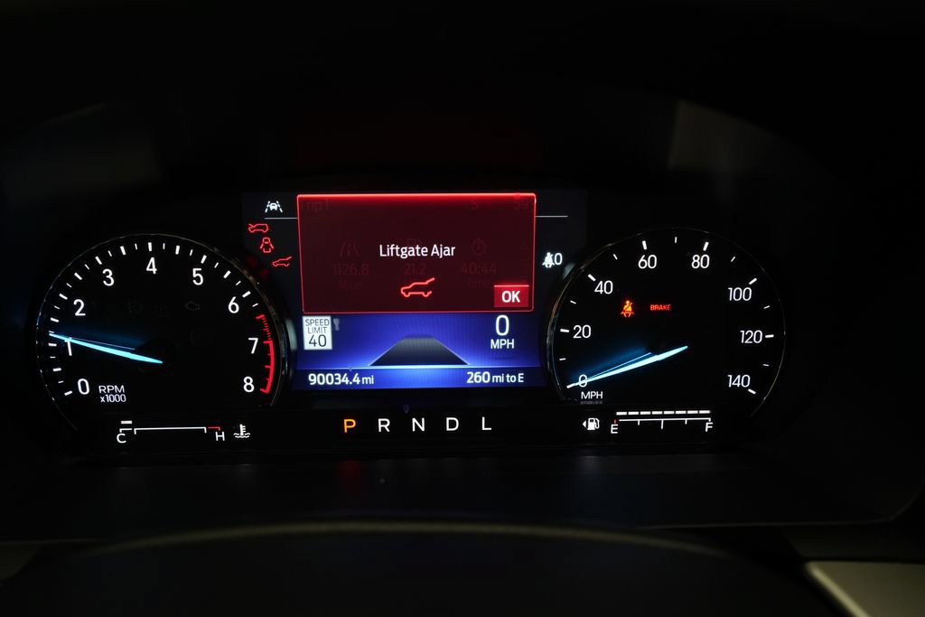 Used 2023 Ford Explorer XLT AWD/4WD image 2
