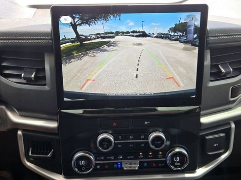 Used 2022 Ford Expedition XLT RWD image 13
