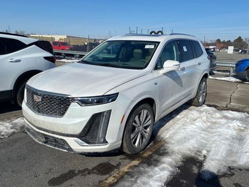 Used 2024 Cadillac XT6 Premium Luxury w/ Technology Package image 3