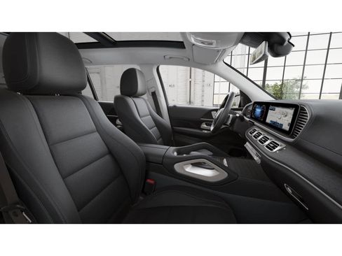 New 2026 Mercedes-Benz GLS 450 4MATIC image 3