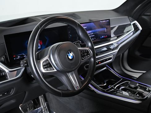 Used 2024 BMW X7 xDrive40i w/ M Sport Package AWD/4WD image 10