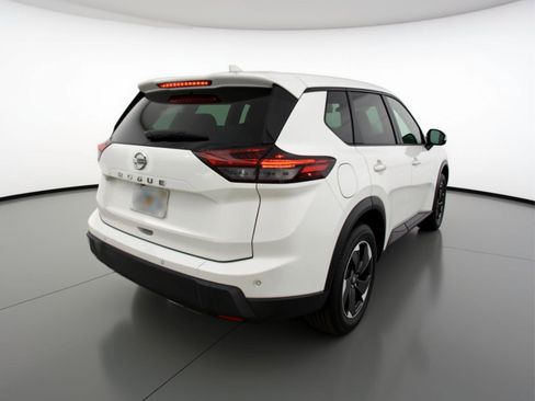 Used 2025 Nissan Rogue SV FWD image 9