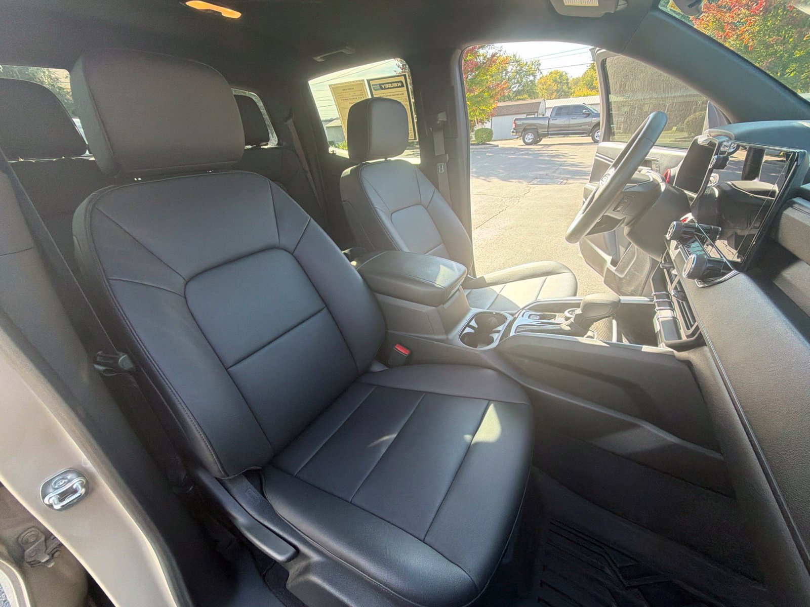 Used 2024 Chevrolet Colorado Trail Boss w/ LPO, Dark Essentials Package AWD/4WD image 28