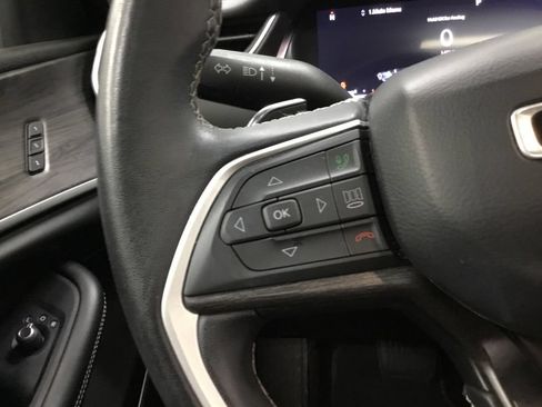Used 2022 Jeep Grand Cherokee Limited AWD/4WD image 46