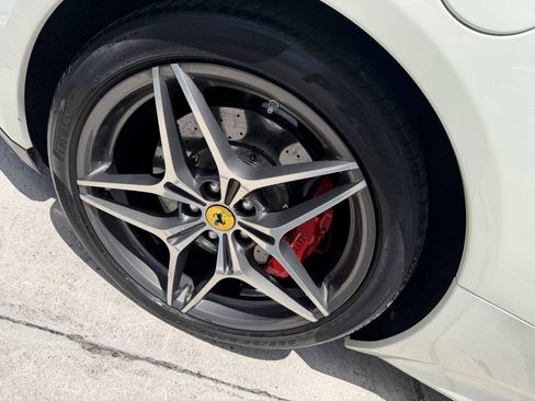Used 2015 Ferrari California T RWD image 22