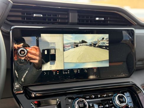 Used 2025 GMC Sierra 2500 AT4 w/ AT4 Premium Plus Package image 24