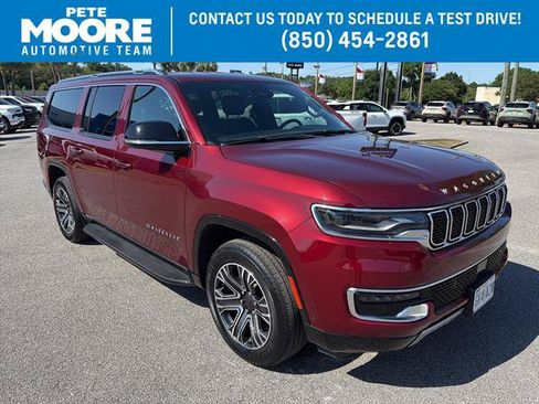 Used 2024 Jeep Wagoneer L Series II w/ Flexible Seating Group AWD/4WD image 1