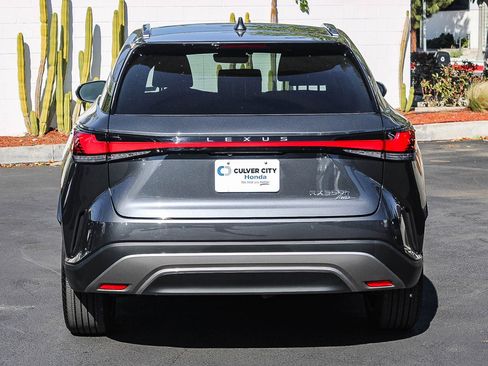 Used 2025 Lexus RX 350h w/ Convenience Package image 8