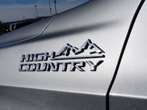 Used 2024 Chevrolet Tahoe High Country w/ Advanced Technology Package image 12