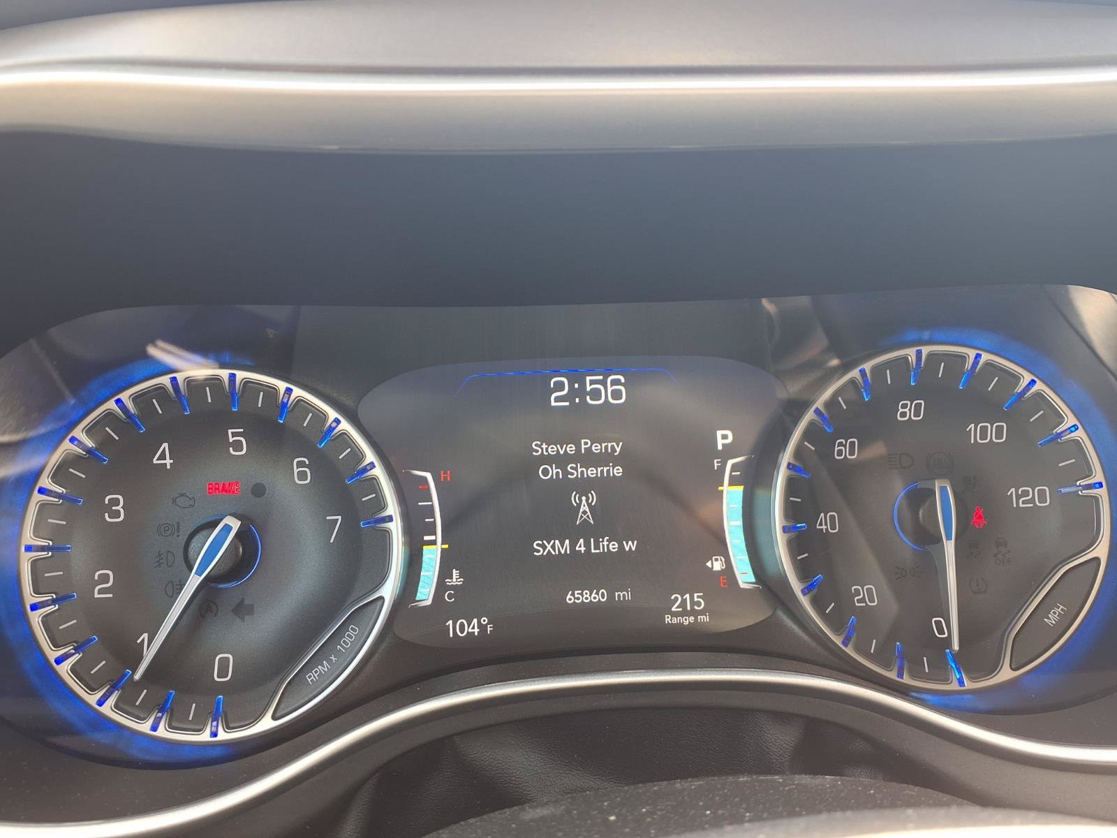 Used 2024 Chrysler Pacifica Touring-L FWD image 11