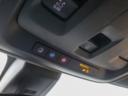 Used 2022 GMC Yukon SLT w/ SLT Premium Package image 80