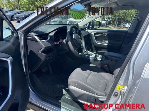Used 2021 Toyota RAV4 LE AWD/4WD image 7