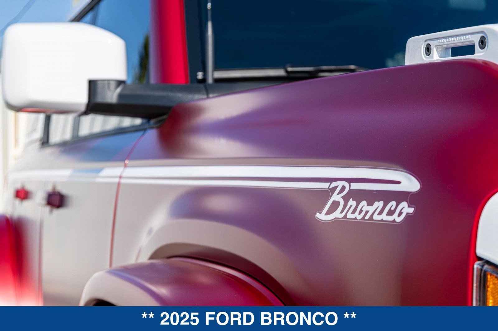 Used 2025 Ford Bronco Heritage Edition AWD/4WD image 24