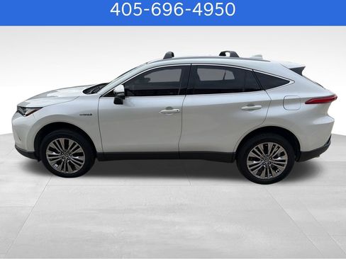 Used 2021 Toyota Venza XLE w/ Softex Package AWD/4WD image 2