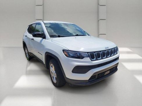 Used 2023 Jeep Compass Sport AWD/4WD image 2