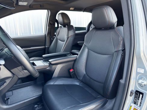 Used 2023 Toyota Sienna XSE image 41