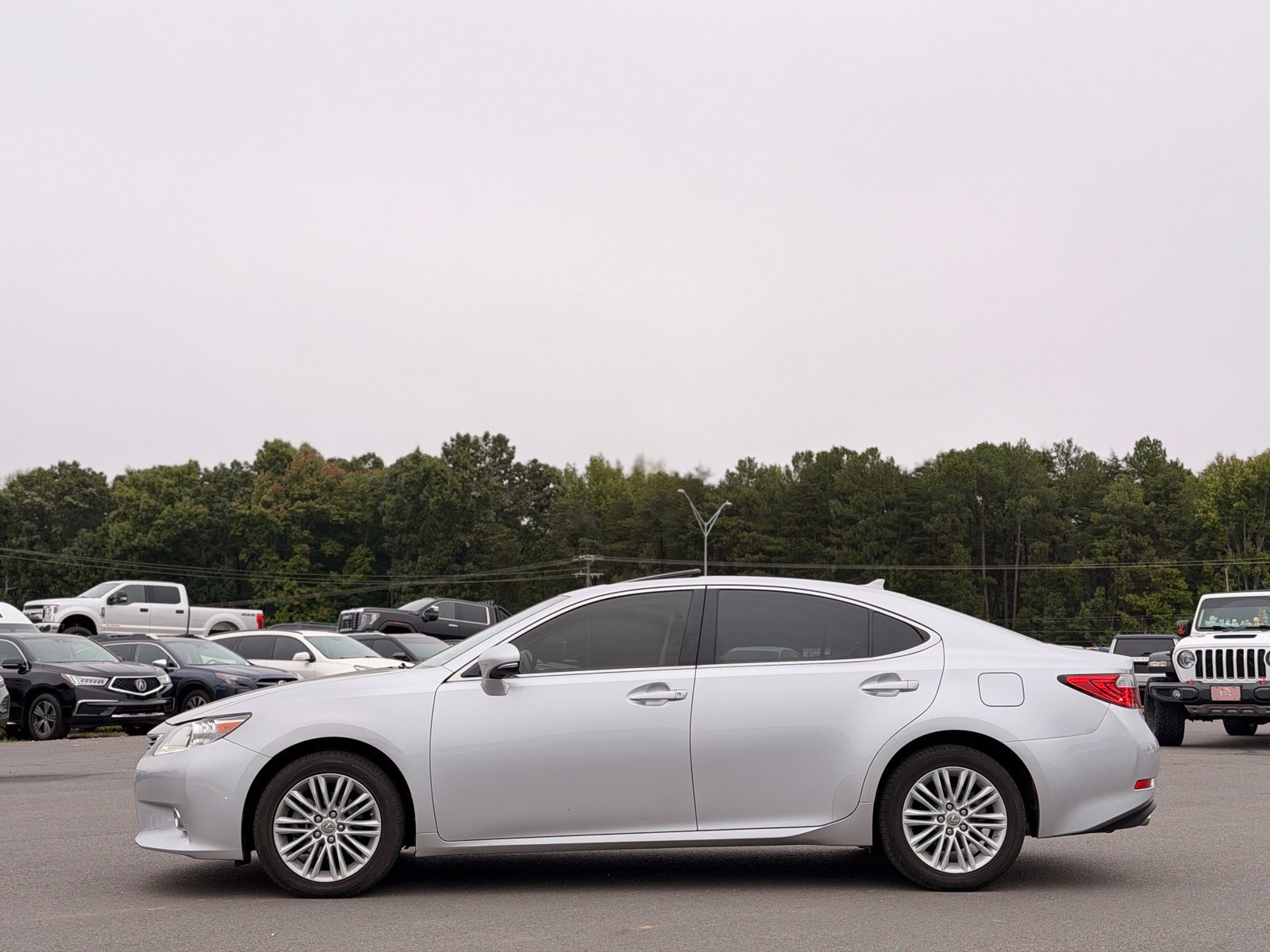 Used 2014 Lexus ES 350 w/ Luxury Package FWD image 13