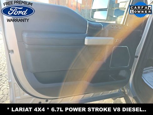 Used 2022 Ford F350 Lariat w/ Black Appearance Package image 10