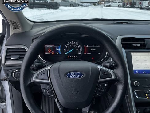 Used 2020 Ford Fusion SE image 17
