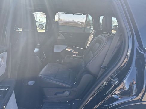 Used 2025 Lincoln Aviator Black Label AWD/4WD image 5