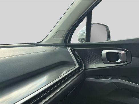 Used 2024 Kia Sorento S w/ Panoramic Sunroof Package FWD image 11