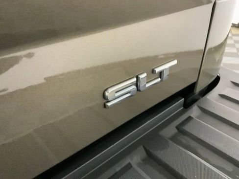 Used 2015 GMC Sierra 1500 SLT w/ SLT Preferred Package AWD/4WD image 13