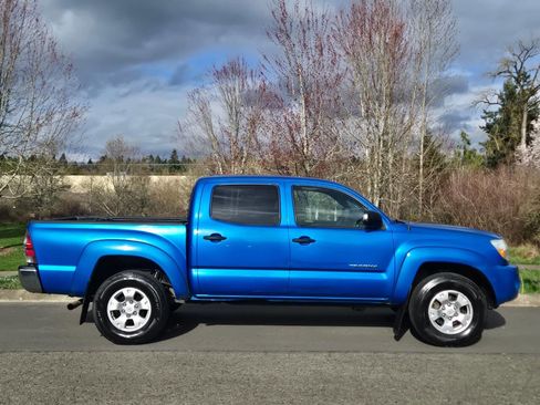Used 2010 Toyota Tacoma V6 4x4 4dr Double Cab 5.0 ft S image 8