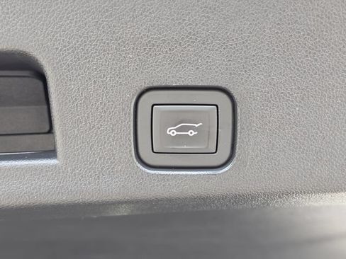 Used 2024 Chevrolet Traverse LT w/ Enhanced Driving Package FWD image 12