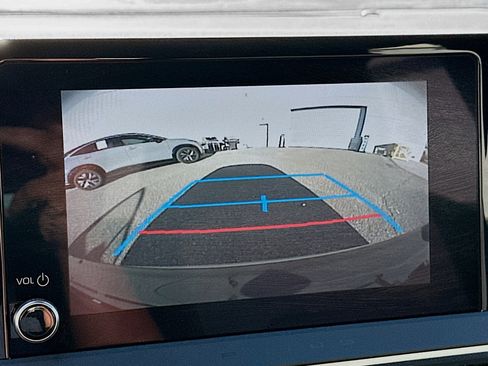 Used 2024 Toyota Prius LE image 22