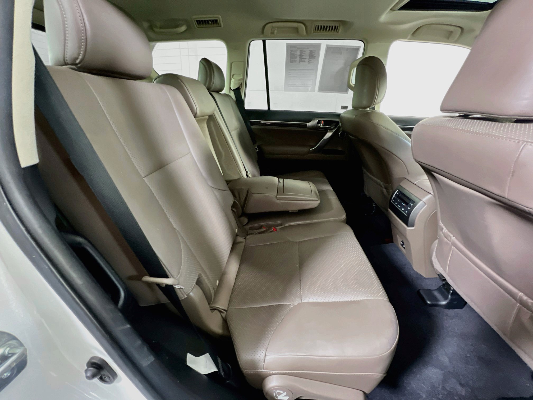 Used 2022 Lexus GX 460 Luxury w/ Off Road Package AWD/4WD image 29