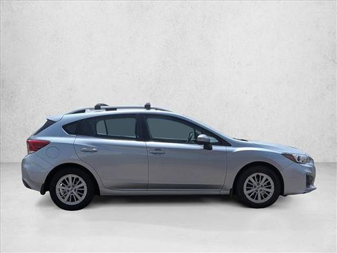 Used 2017 Subaru Impreza 2.0i Premium AWD/4WD image 4