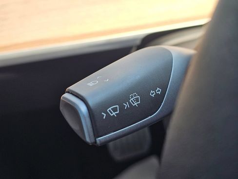 Used 2023 Tesla Model Y Performance AWD/4WD image 25