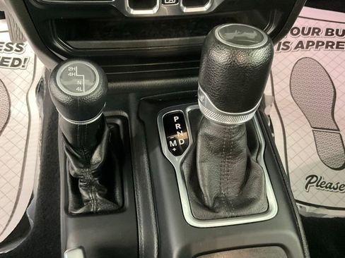 Certified 2022 Jeep Wrangler Unlimited Willys image 25