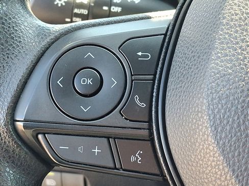 Used 2019 Toyota RAV4 XLE w/ Carpet Mat Package FWD image 22